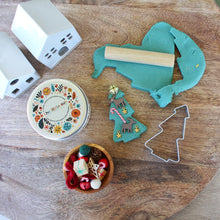 Load image into Gallery viewer, Decorate A Christmas Tree Travel Kit