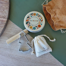 Load image into Gallery viewer, Decorate A Christmas Tree Travel Kit