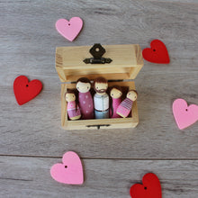 Load image into Gallery viewer, Sweetheart Family Peg Doll Set
